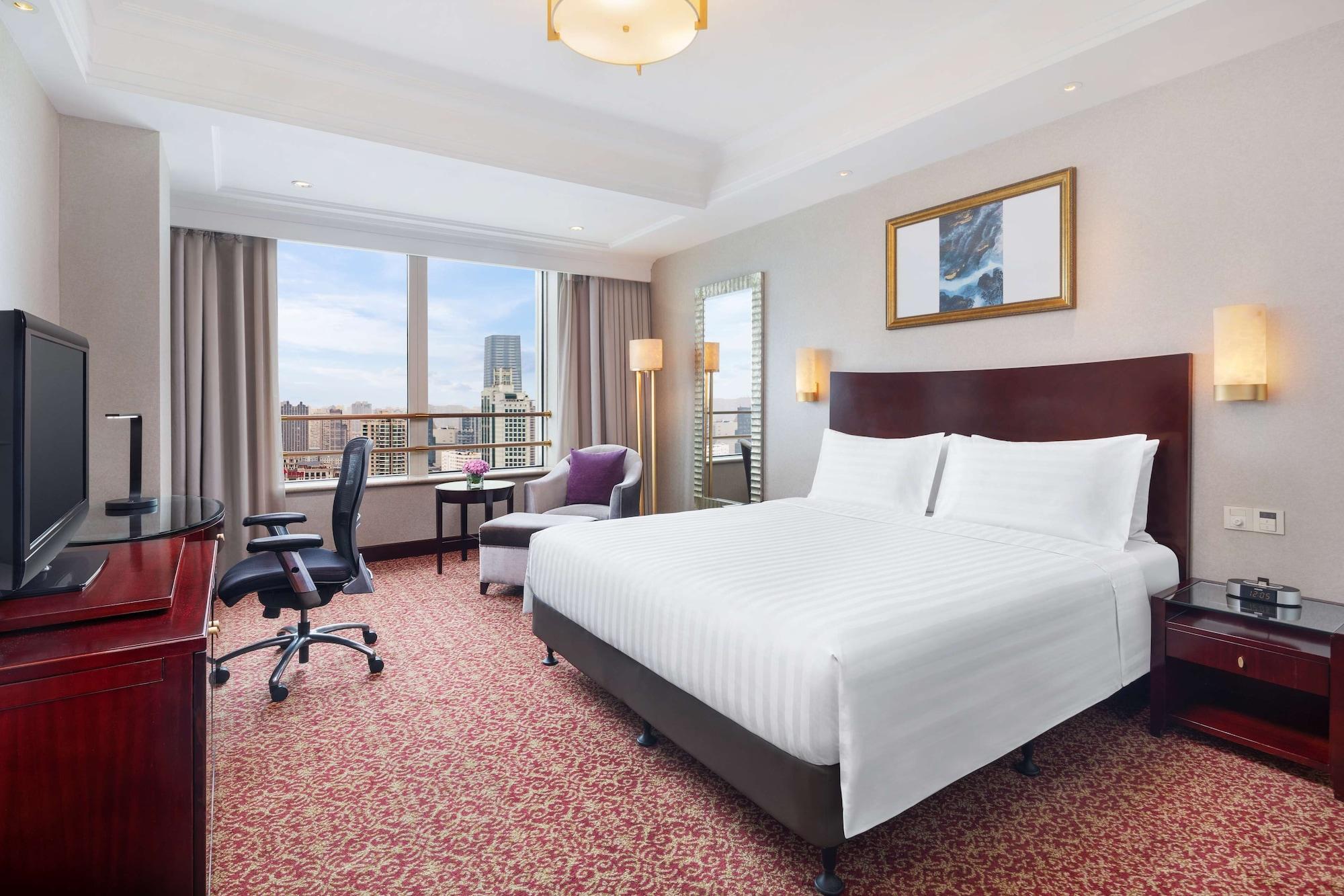 Radisson Blu New World Hotel 5*