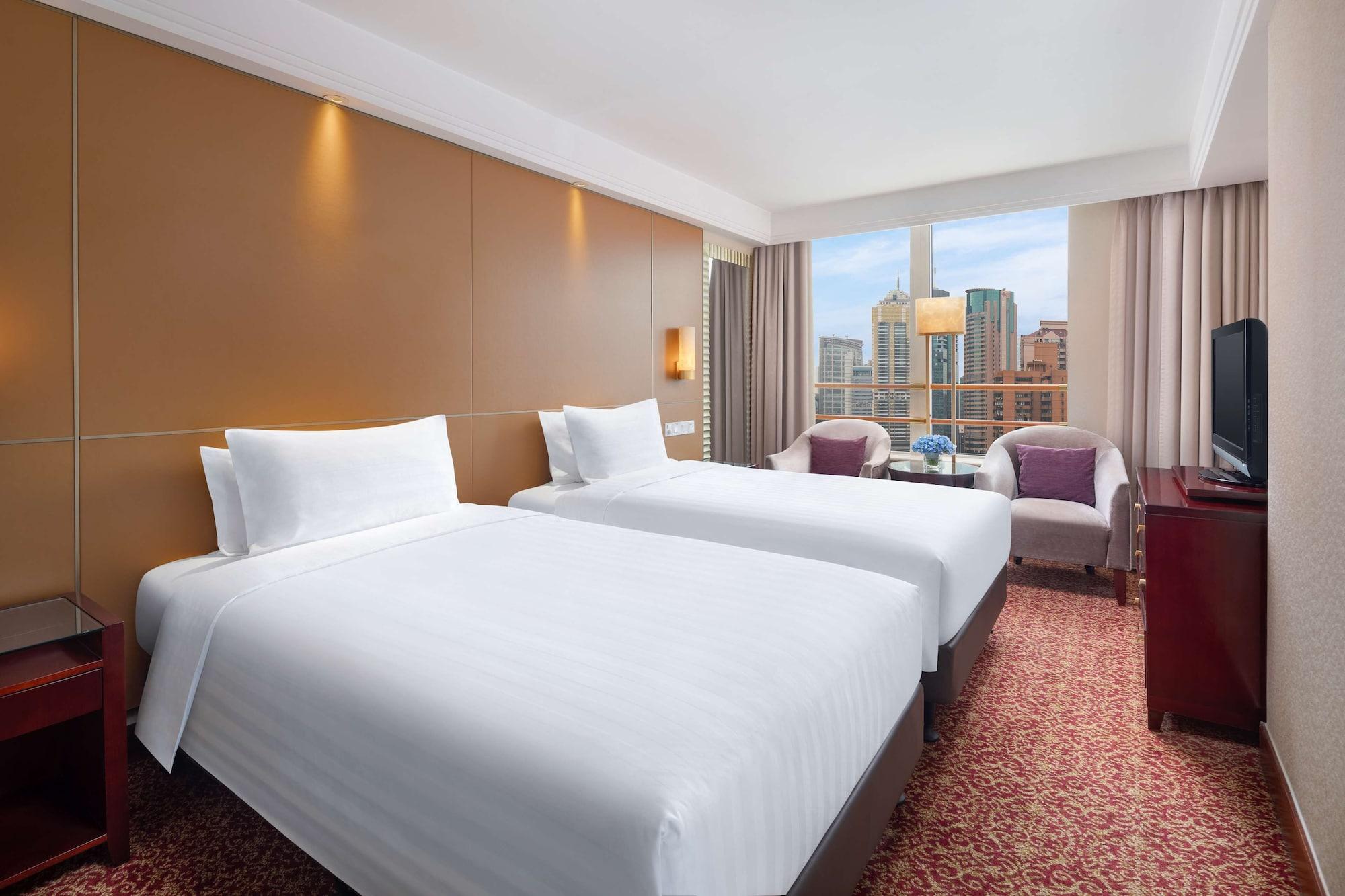 Radisson Blu New World 5*