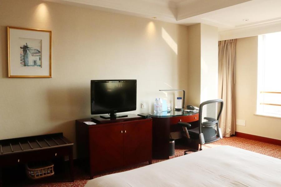 Radisson Blu New World Hotel Shanghai
